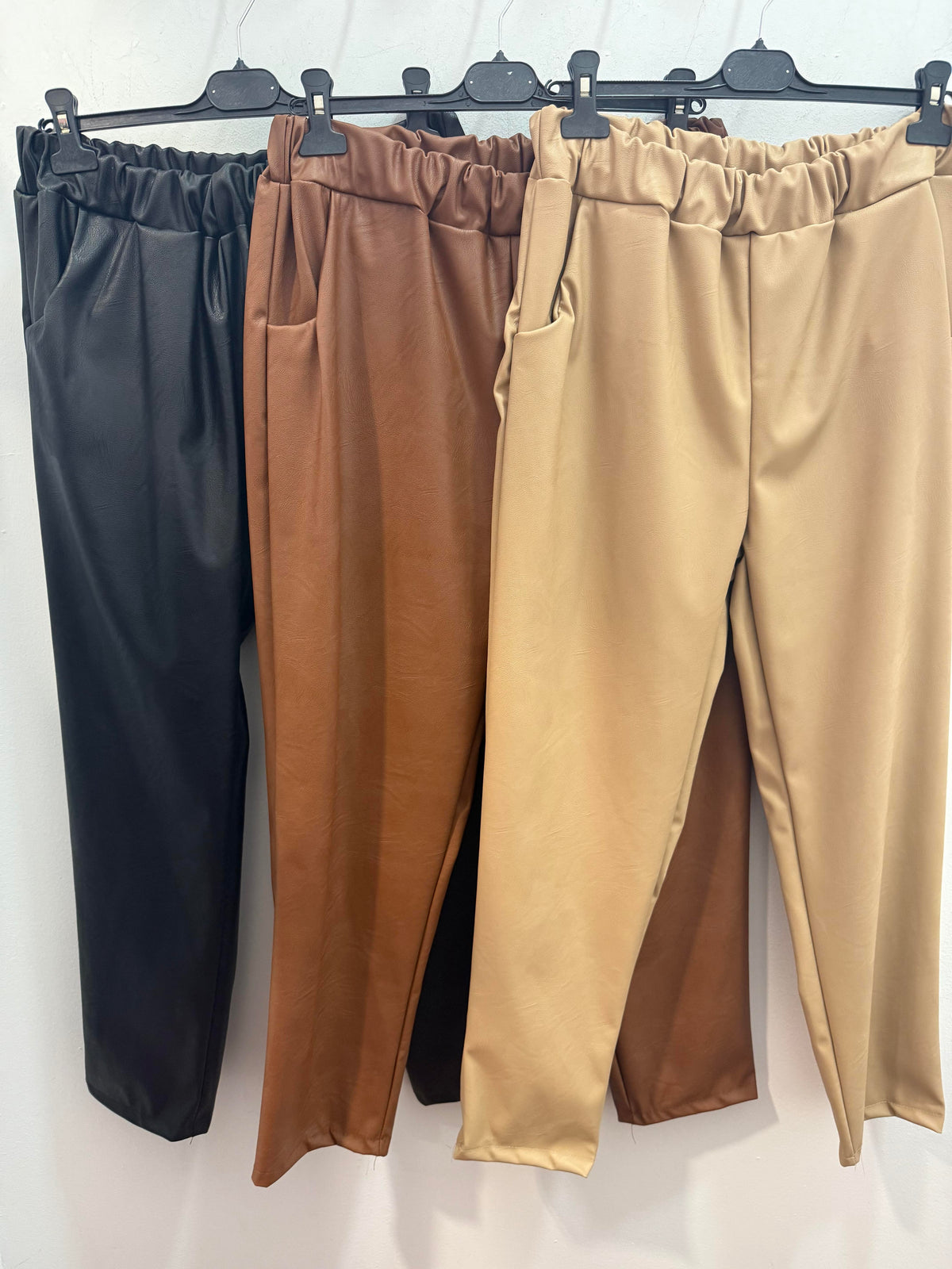 PANTALÓN CUERO